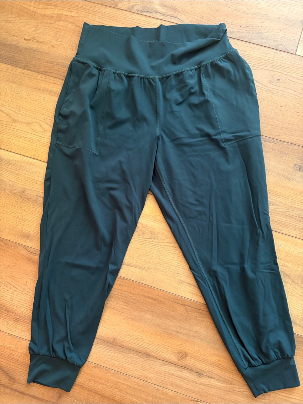 Athleta Salutation Jogger Pants in Pine XL